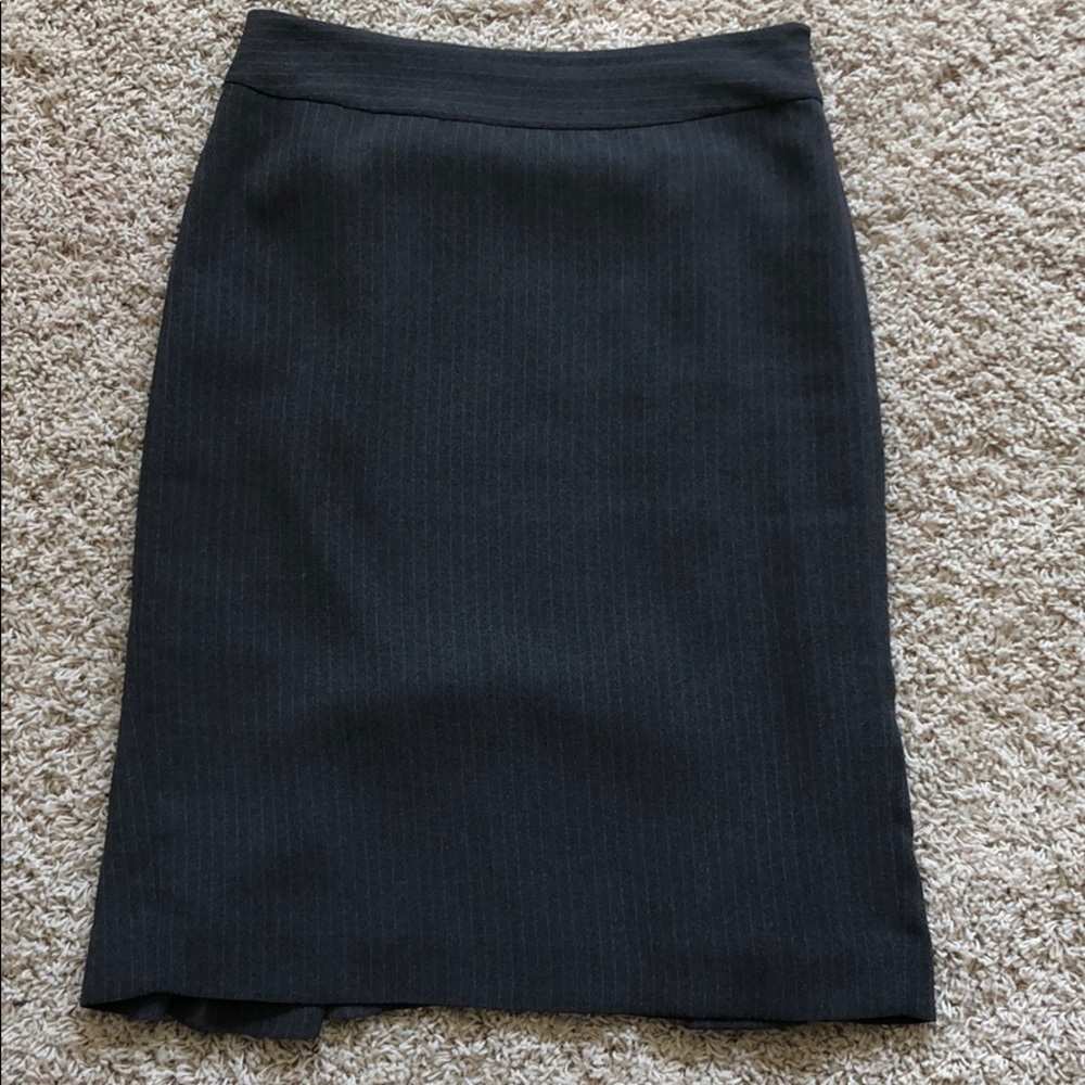 Gray pencil skirt